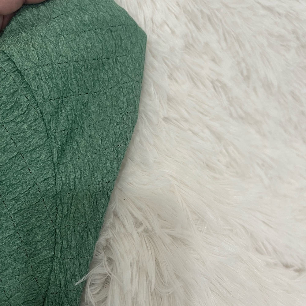 Madewell Green Crinkle-Knit Button-Front Top - Picture 9 of 9